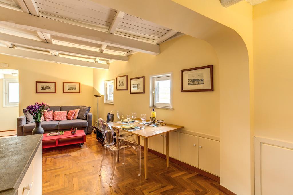 Apartment Trastevere Attic With Terrace Rome